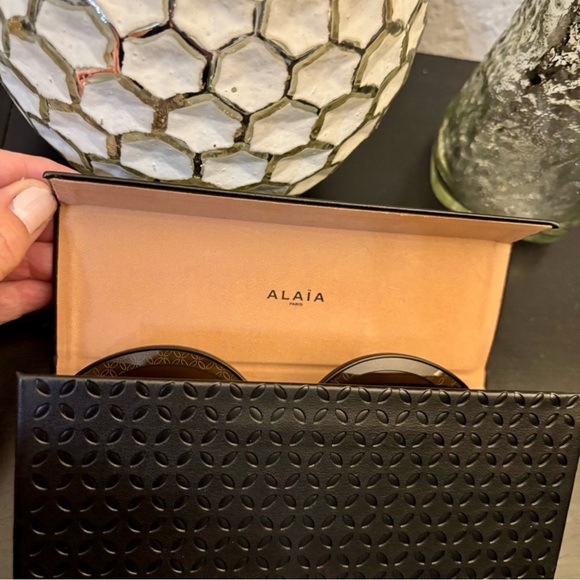 Alaia Women’s Cat Eye Sunglasses - Picture 9 of 11